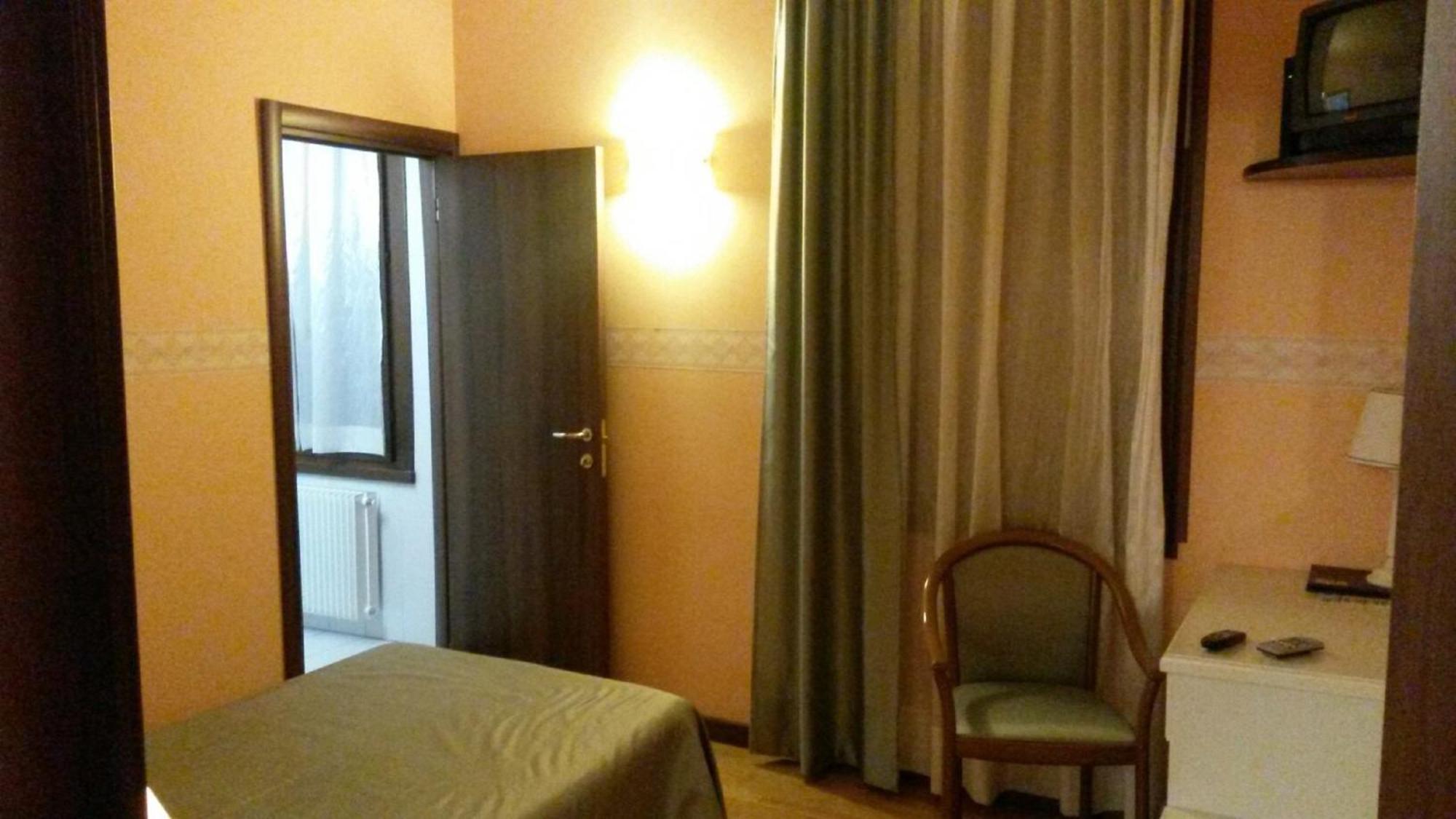 Albergo Ristorante Flora Vittorio Veneto Pokoj fotografie