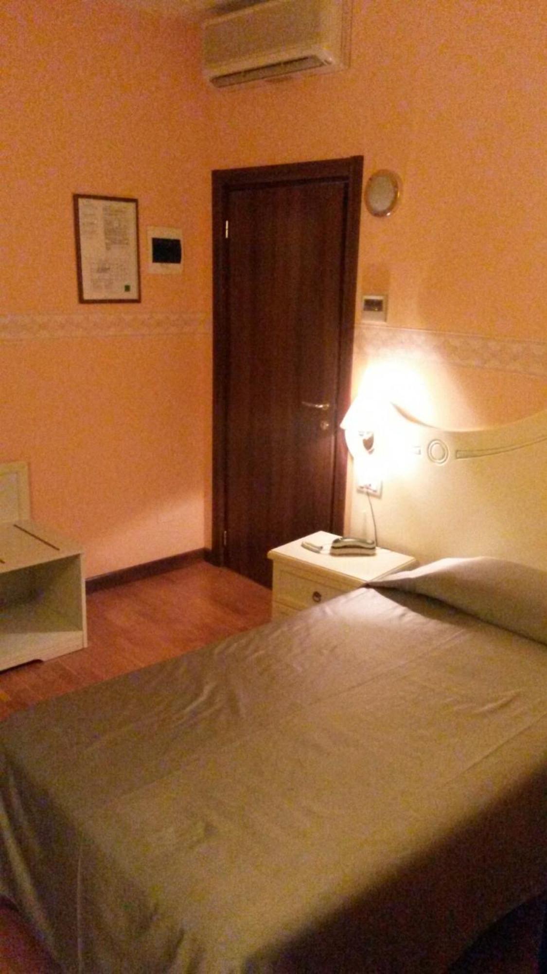 Albergo Ristorante Flora Vittorio Veneto Pokoj fotografie