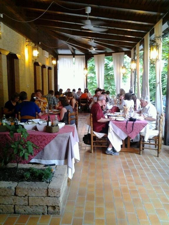 Albergo Ristorante Flora Vittorio Veneto Exteriér fotografie